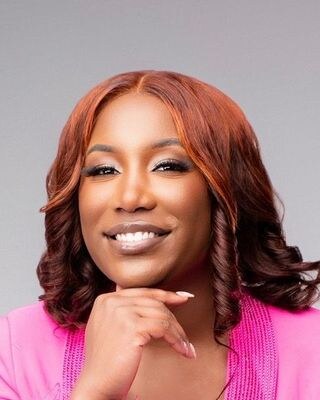 Deja Holloway, Addiction Therapist